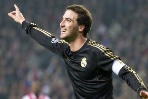 开云体育中国-红黑军团南美扬威，托尼一锤定音，AC米兰横扫秘鲁之旅成经典